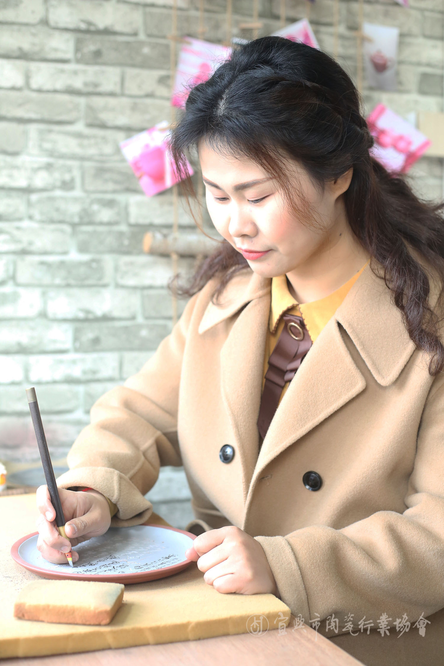 1611893113933057.jpg 人物2.jpg