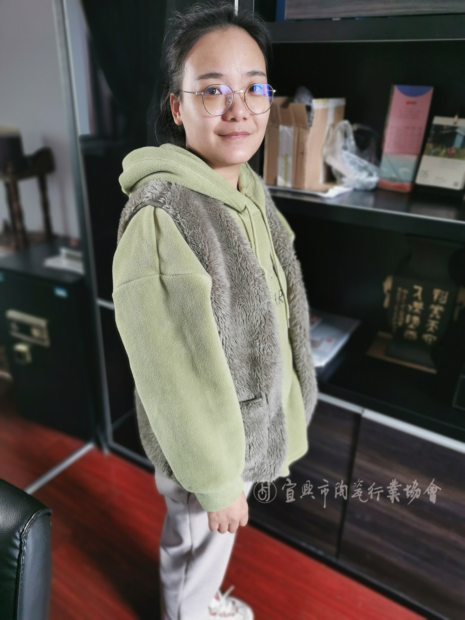 1637636633540658.jpg 个人照3.jpg