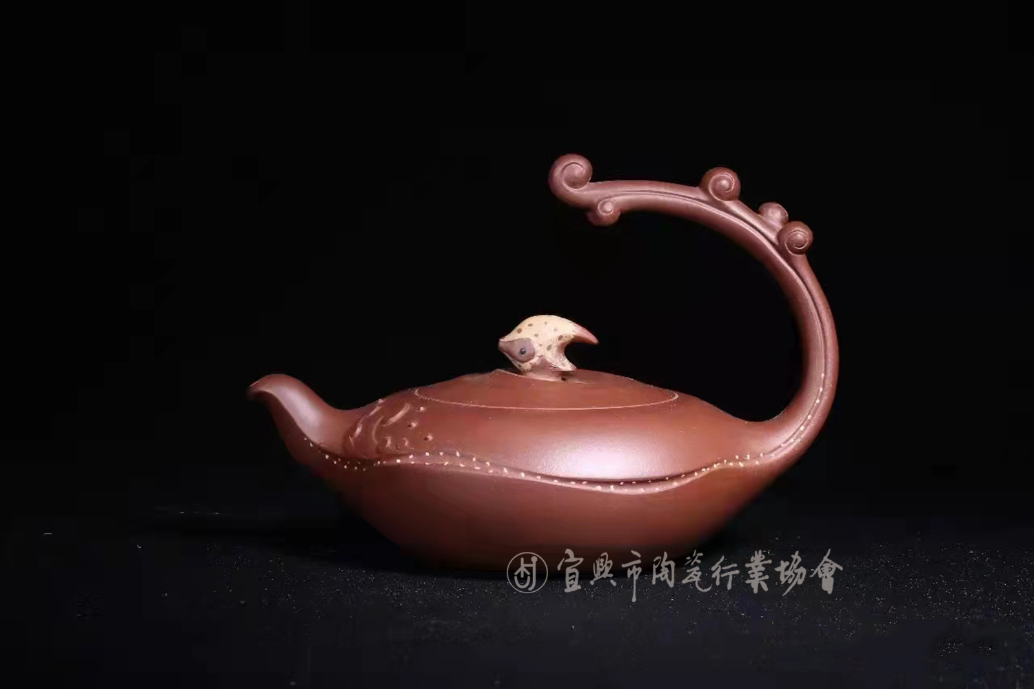 浪遏飞舟壶.jpg