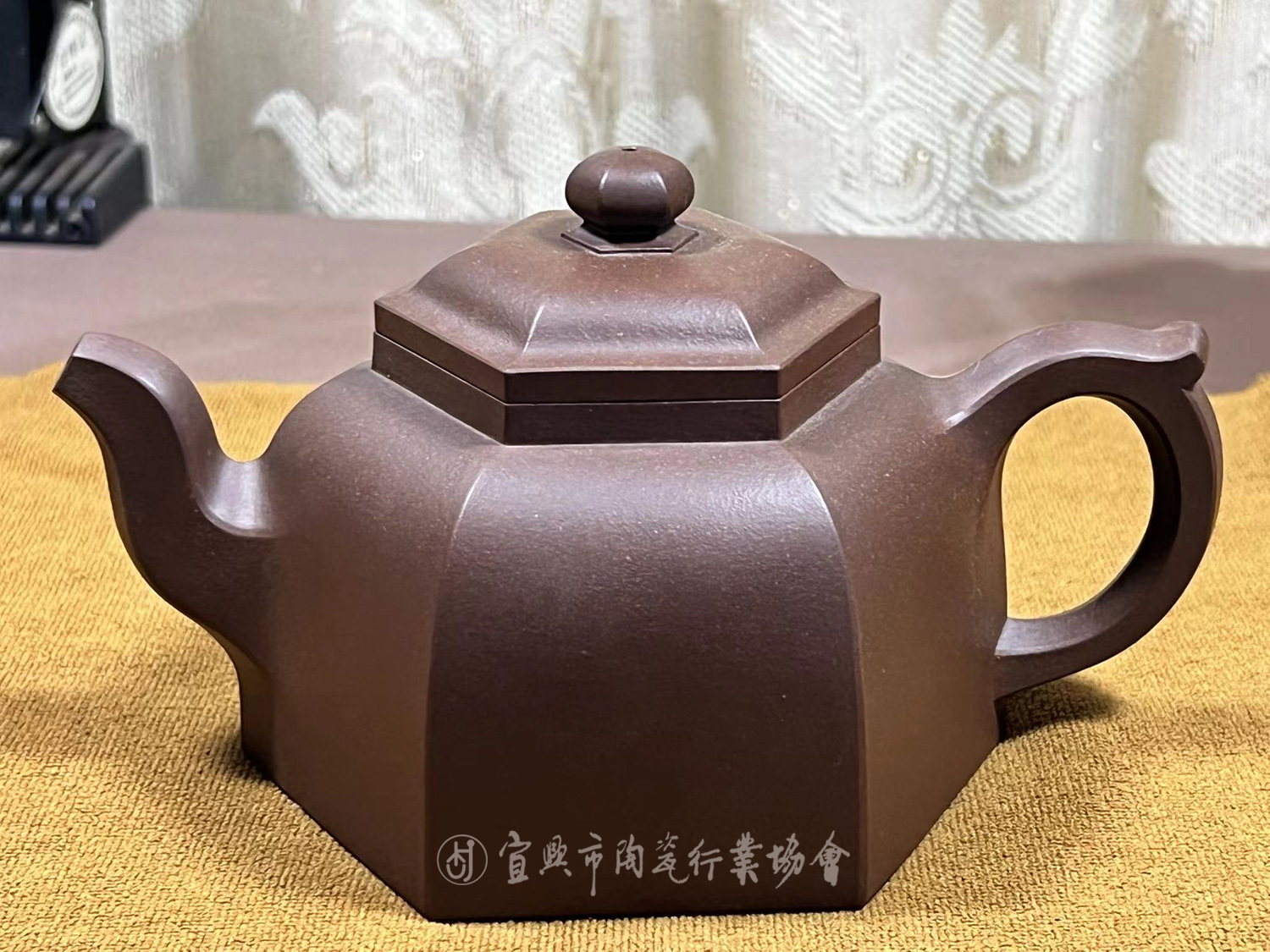 六方秦权.jpg