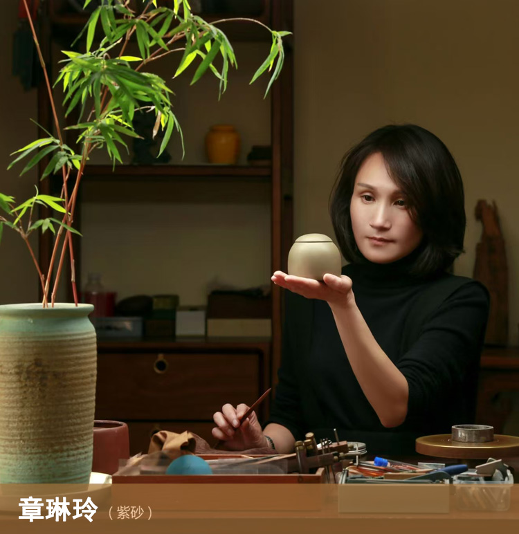 zhaopian横向.jpg