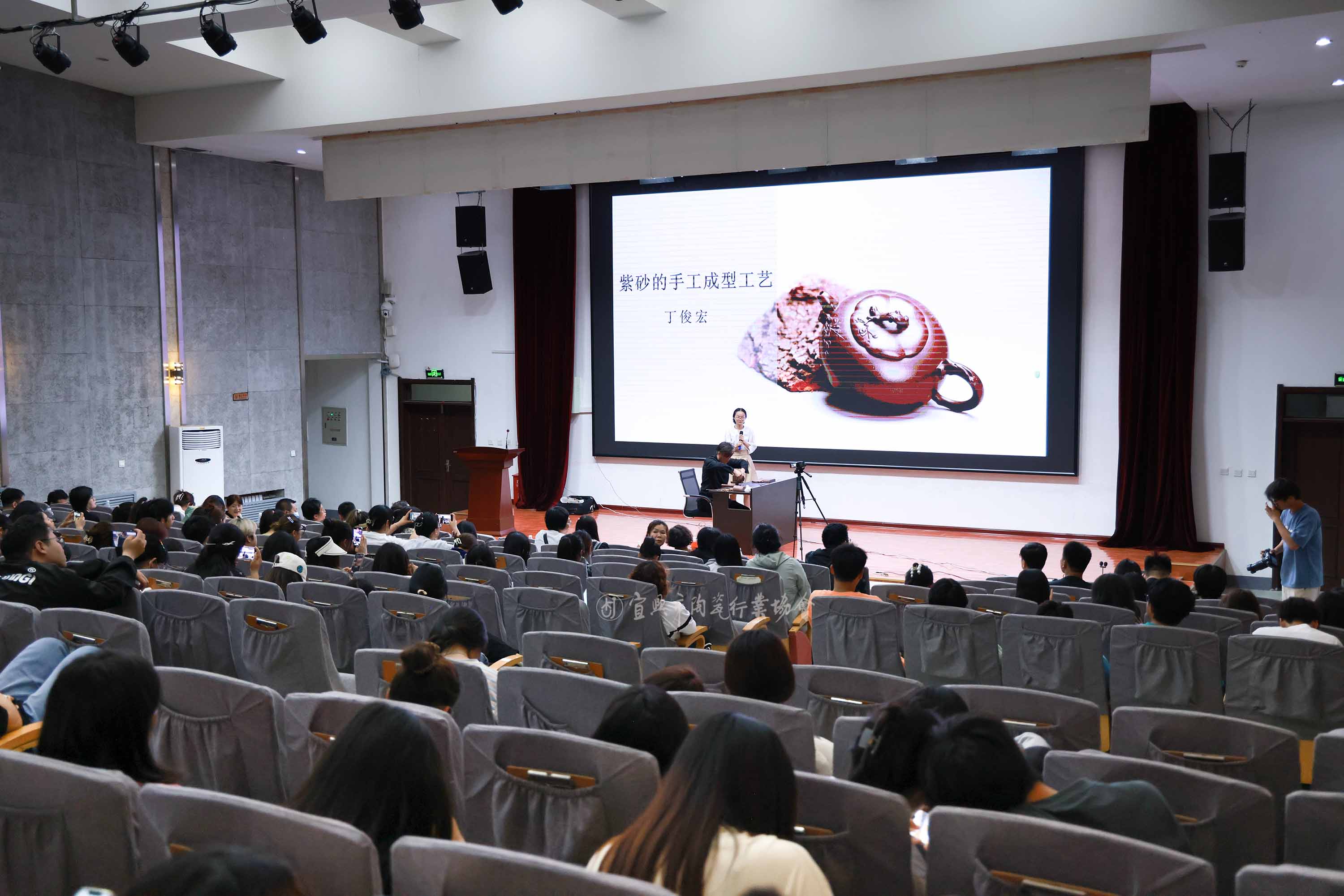 辽宁科技学院授课.jpg