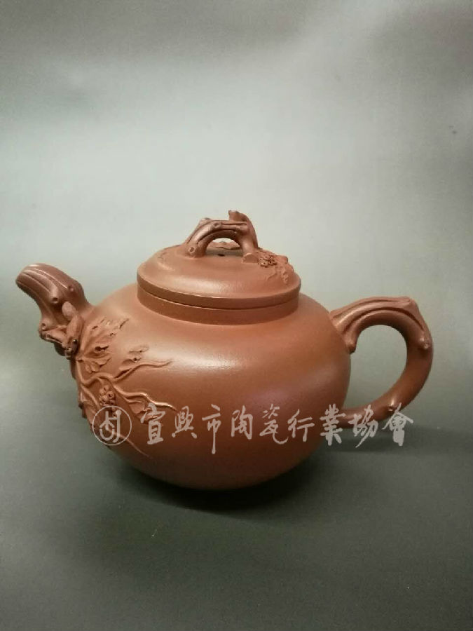 松鼠葡萄壶.jpg