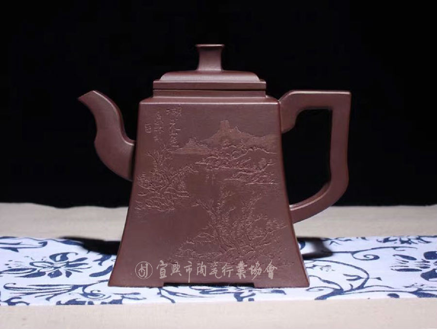四方金钟2.jpg